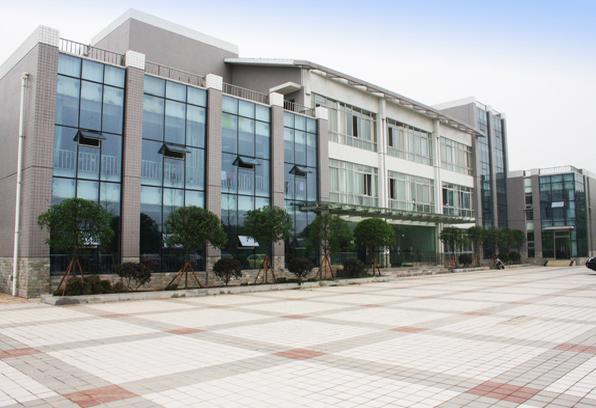 眉山电子职业技术学校 眉山电子职业技术学校