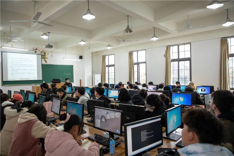重庆轻工职业学院 重庆轻工职业学院